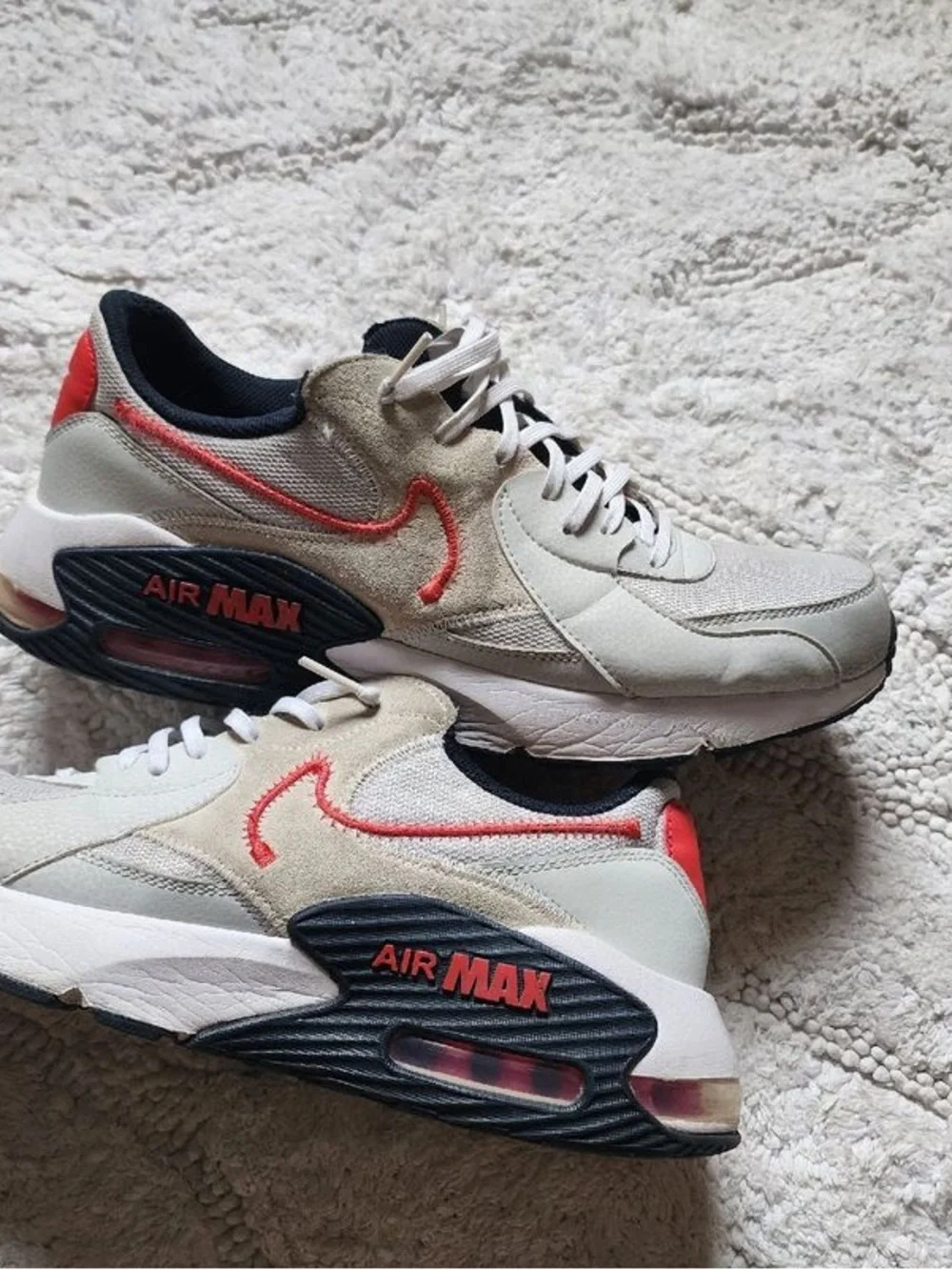 Nike Air Max Light Gray Sneakers with Red Accents